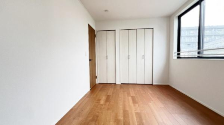 �_�ސ쌧���s�{�O��L�n4���ڂ̐V�z��ˌ��Ă̗m��