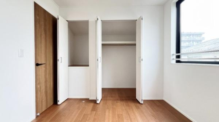 �_�ސ쌧���s�{�O��L�n4���ڂ̐V�z��ˌ��Ă̗m��