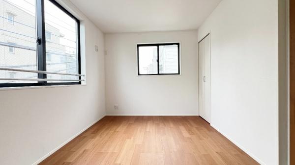 �_�ސ쌧���s�{�O��L�n4���ڂ̐V�z��ˌ��Ă̗m��