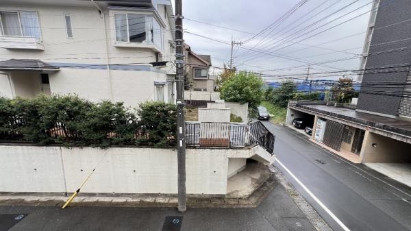 �_�ސ쌧���s�{�O��L�n4���ڂ̐V�z��ˌ��Ă̏Z�˂���̒��]�ʐ^