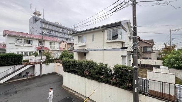 �_�ސ쌧���s�{�O��L�n4���ڂ̐V�z��ˌ��Ă̏Z�˂���̒��]�ʐ^