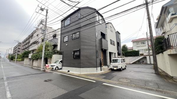 �_�ސ쌧���s�{�O��L�n4���ڂ̐V�z��ˌ��Ă̂��̑����n