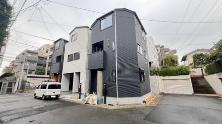 �_�ސ쌧���s�{�O��L�n4���ڂ̐V�z��ˌ��Ă̌��n�O�ώʐ^