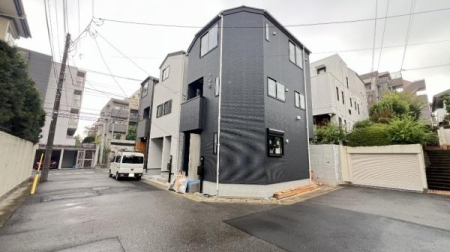 �_�ސ쌧���s�{�O��L�n4���ڂ̐V�z��ˌ��Ă̂��̑����n