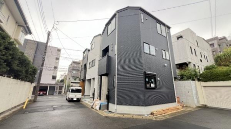 �_�ސ쌧���s�{�O��L�n4���ڂ̐V�z��ˌ��Ă̂��̑����n