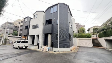 �_�ސ쌧���s�{�O��L�n4���ڂ̐V�z��ˌ��Ă̂��̑����n