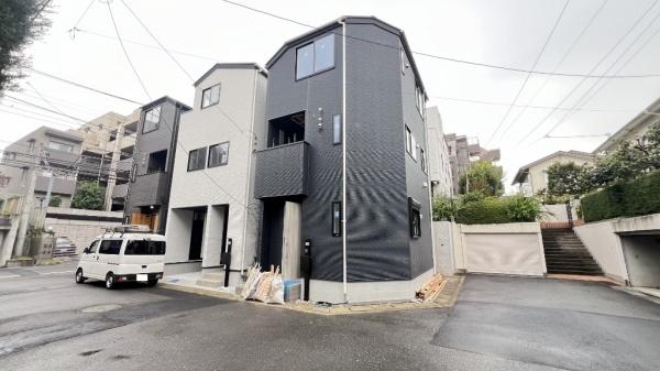 �_�ސ쌧���s�{�O��L�n4���ڂ̐V�z��ˌ��Ă̂��̑����n