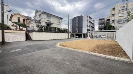 �_�ސ쌧���s�{�O��L�n4���ڂ̐V�z��ˌ��Ă̂��̑����n