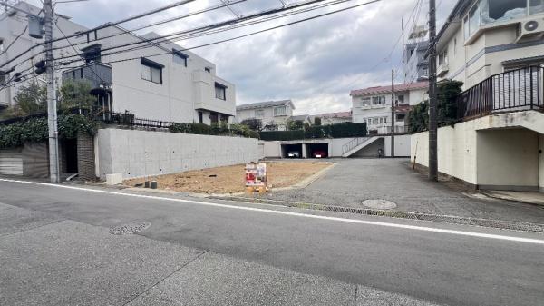 �_�ސ쌧���s�{�O��L�n4���ڂ̐V�z��ˌ��Ă̂��̑����n