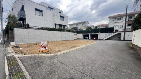 �_�ސ쌧���s�{�O��L�n4���ڂ̐V�z��ˌ��Ă̂��̑����n