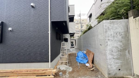 �_�ސ쌧���s�{�O��L�n4���ڂ̐V�z��ˌ��Ă̂��̑����n