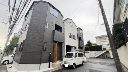 �_�ސ쌧���s�{�O��L�n4���ڂ̐V�z��ˌ��Ă̂��̑����n