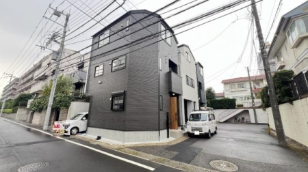 �_�ސ쌧���s�{�O��L�n4���ڂ̐V�z��ˌ��Ă̂��̑����n