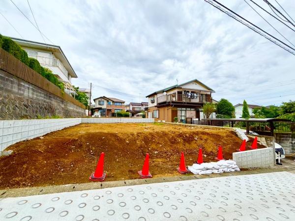 �_�ސ쌧���l�s����㔒��3���ڂ̓y�n�̑O�ʓ��H�܂ތ��n�ʐ^