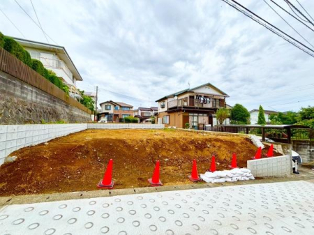 �_�ސ쌧���l�s����㔒��3���ڂ̓y�n�̑O�ʓ��H�܂ތ��n�ʐ^