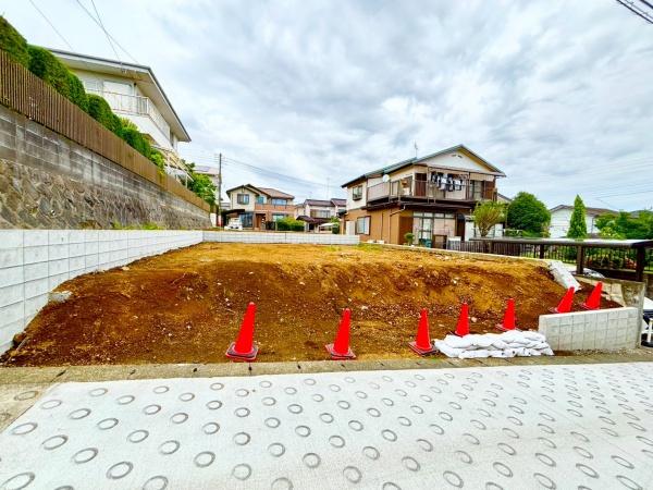 �_�ސ쌧���l�s����㔒��3���ڂ̓y�n�̑O�ʓ��H�܂ތ��n�ʐ^