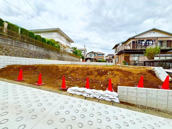 �_�ސ쌧���l�s����㔒��3���ڂ̓y�n�̑O�ʓ��H�܂ތ��n�ʐ^