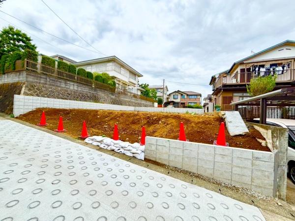 �_�ސ쌧���l�s����㔒��3���ڂ̓y�n�̑O�ʓ��H�܂ތ��n�ʐ^