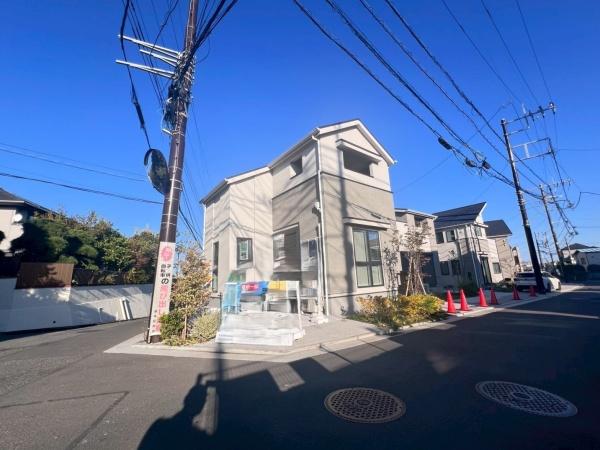 �_�ސ쌧���l�s��q��c��2���ڂ̒��È�ˌ��Ă̑O�ʓ��H�܂ތ��n�ʐ^