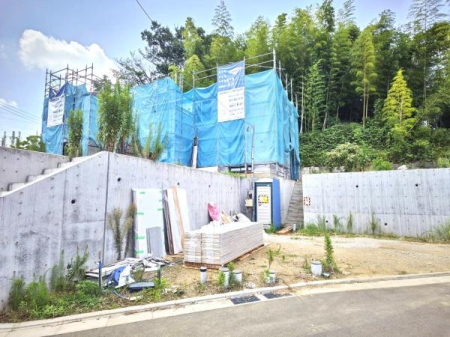 �_�ސ쌧���l�s�t��ޗǒ��̐V�z��ˌ��Ă̌��n�O�ώʐ^