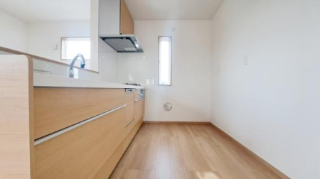 �_�ސ쌧���l�s�ߌ����̋{2���ڂ̐V�z��ˌ��ẴL�b�`��