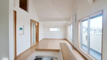 �_�ސ쌧���l�s�ߌ����̋{2���ڂ̐V�z��ˌ��Ẵ��r���O