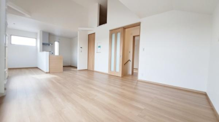 �_�ސ쌧���l�s�ߌ����̋{2���ڂ̐V�z��ˌ��Ẵ��r���O