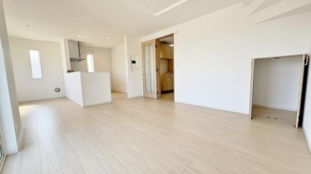 �_�ސ쌧���l�s�ߌ����̋{2���ڂ̐V�z��ˌ��Ẵ��r���O