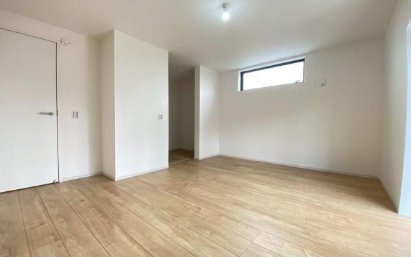 �_�ސ쌧���s��������P�u4���ڂ̐V�z��ˌ��Ă̐Q��
