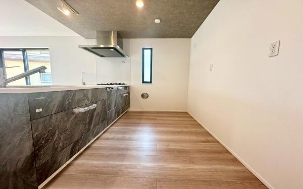 �_�ސ쌧���l�s�˒ˋ救�����̐V�z��ˌ��ẴL�b�`��