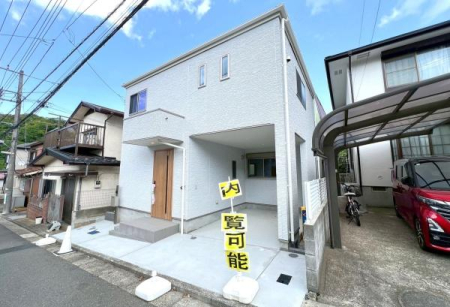 �_�ސ쌧���l�s���x�m����1���ڂ̒��È�ˌ��Ă̑O�ʓ��H�܂ތ��n�ʐ^