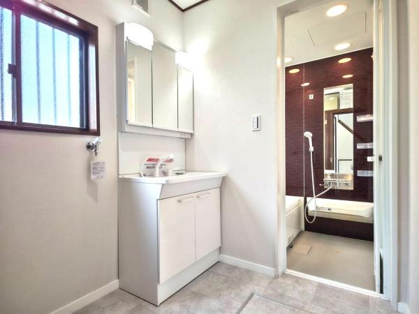 �_�ސ쌧���l�s���撆����1���ڂ̒��È�ˌ��Ă̐��ʑ�E���ʏ�