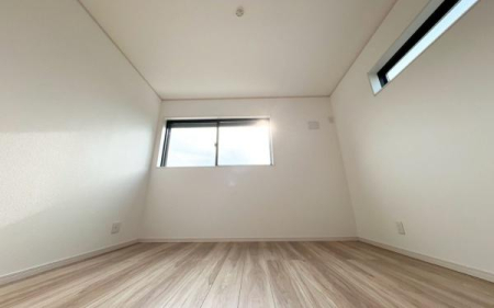 �_�ސ쌧���l�s����񖓐�2���ڂ̐V�z��ˌ��Ă̎q������