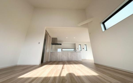 �_�ސ쌧���l�s����񖓐�2���ڂ̐V�z��ˌ��Ẵ��r���O