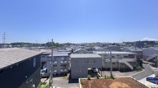 �_�ސ쌧���l�s������{���̐V�z��ˌ��Ă̏Z�˂���̒��]�ʐ^