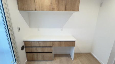 �_�ސ쌧���l�s������{���̐V�z��ˌ��ẴL�b�`��