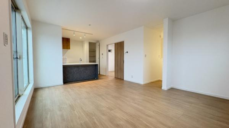 �_�ސ쌧���l�s������{���̐V�z��ˌ��Ẵ��r���O