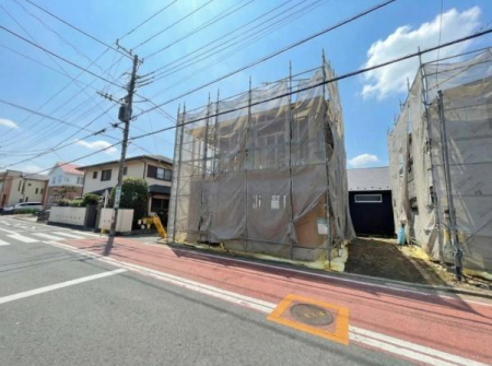 �_�ސ쌧���l�s�ߌ���k����1���ڂ̐V�z��ˌ��Ă̑O�ʓ��H�܂ތ��n�ʐ^