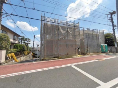 �_�ސ쌧���l�s�ߌ���k����1���ڂ̐V�z��ˌ��Ă̑O�ʓ��H�܂ތ��n�ʐ^