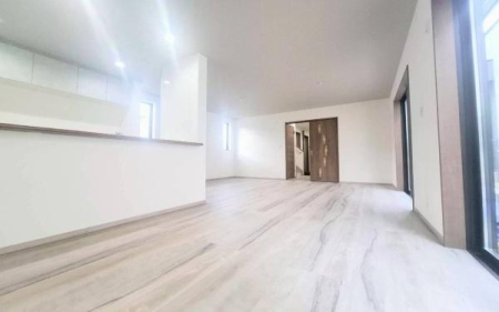 �_�ސ쌧���l�s�ߌ��扺���g6���ڂ̐V�z��ˌ��Ẵ��r���O