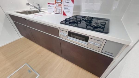 �_�ސ쌧���l�s����捂�M��2���ڂ̒��È�ˌ��ẴL�b�`��