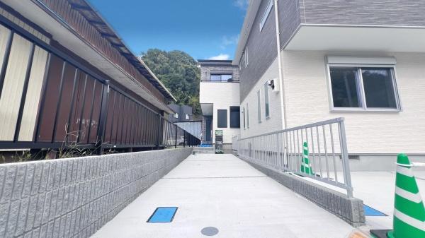 �_�ސ쌧���q�s����3���ڂ̐V�z��ˌ��Ă̒��ԏ�