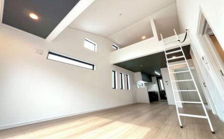 �_�ސ쌧���q�s����3���ڂ̐V�z��ˌ��Ẵ��r���O