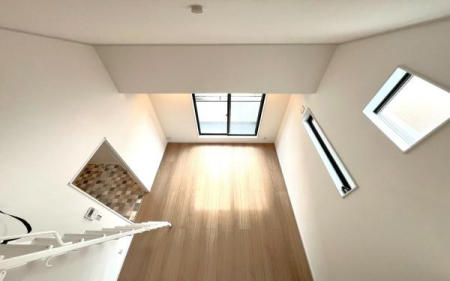 �_�ސ쌧���q�s����3���ڂ̐V�z��ˌ��Ẵ��r���O