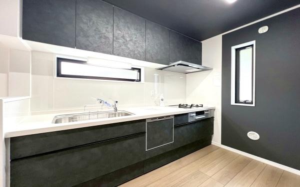 �_�ސ쌧���q�s����3���ڂ̐V�z��ˌ��ẴL�b�`��