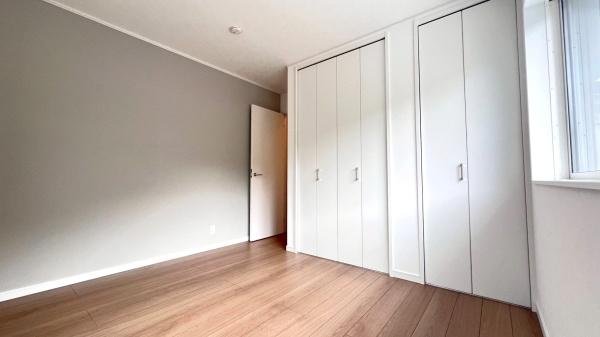 �_�ސ쌧���q�s����3���ڂ̐V�z��ˌ��Ă̎q������