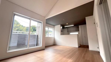 �_�ސ쌧���q�s����3���ڂ̐V�z��ˌ��Ẵ��r���O