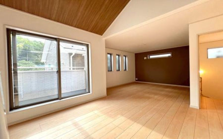 �_�ސ쌧���q�s����3���ڂ̐V�z��ˌ��Ẵ��r���O