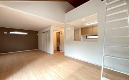 �_�ސ쌧���q�s����3���ڂ̐V�z��ˌ��Ẵ��r���O