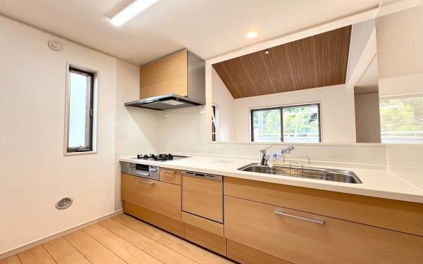 �_�ސ쌧���q�s����3���ڂ̐V�z��ˌ��ẴL�b�`��